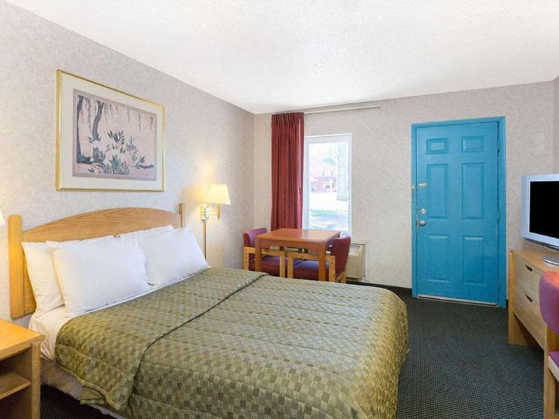 Pocono Night Lodge Бартонсвилл Экстерьер фото